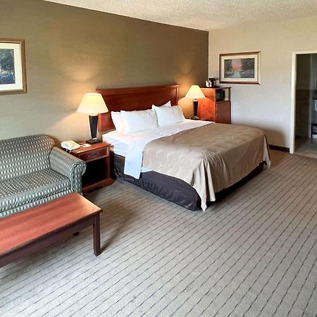 Quality Inn & Suites Grants - I-40 Luaran gambar