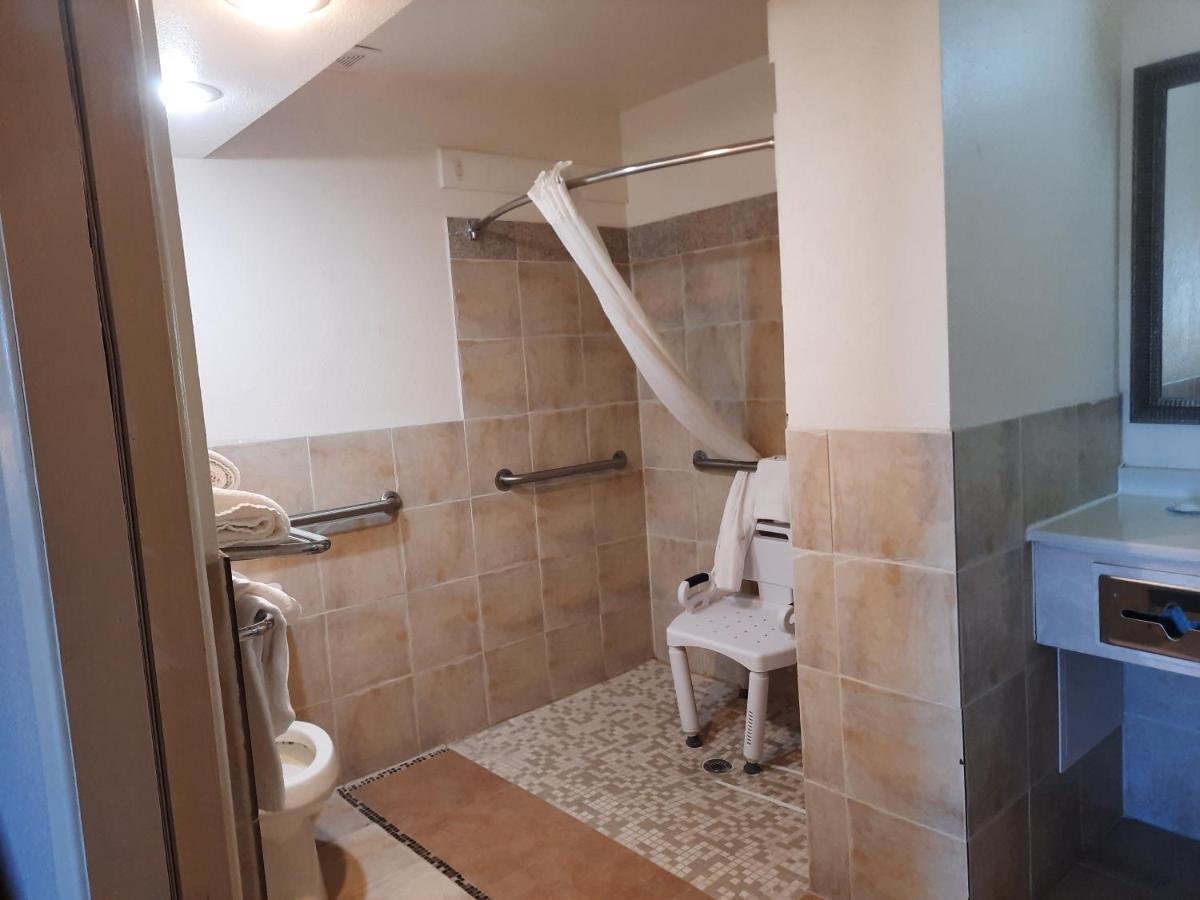 Quality Inn & Suites Grants - I-40 Luaran gambar