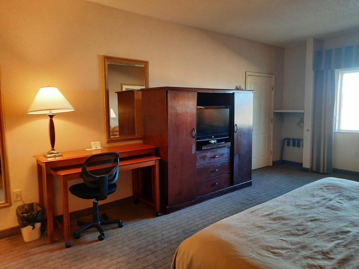 Quality Inn & Suites Grants - I-40 Luaran gambar