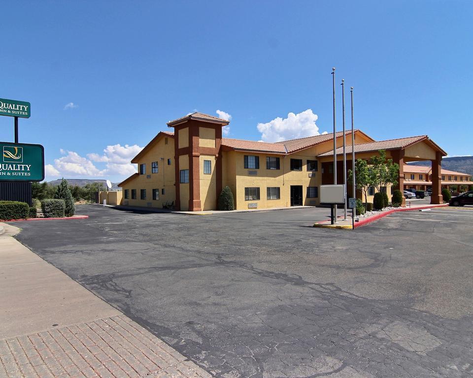 Quality Inn & Suites Grants - I-40 Luaran gambar