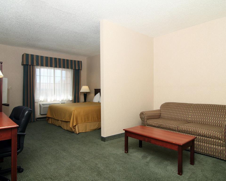 Quality Inn & Suites Grants - I-40 Luaran gambar