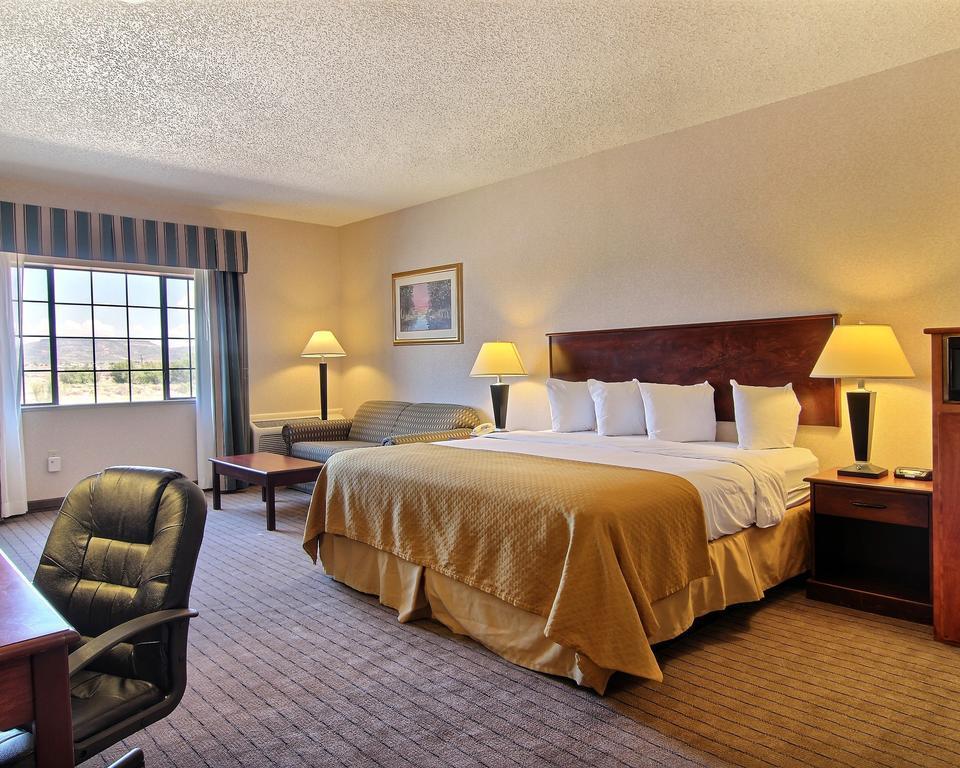 Quality Inn & Suites Grants - I-40 Luaran gambar