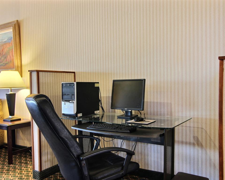 Quality Inn & Suites Grants - I-40 Luaran gambar