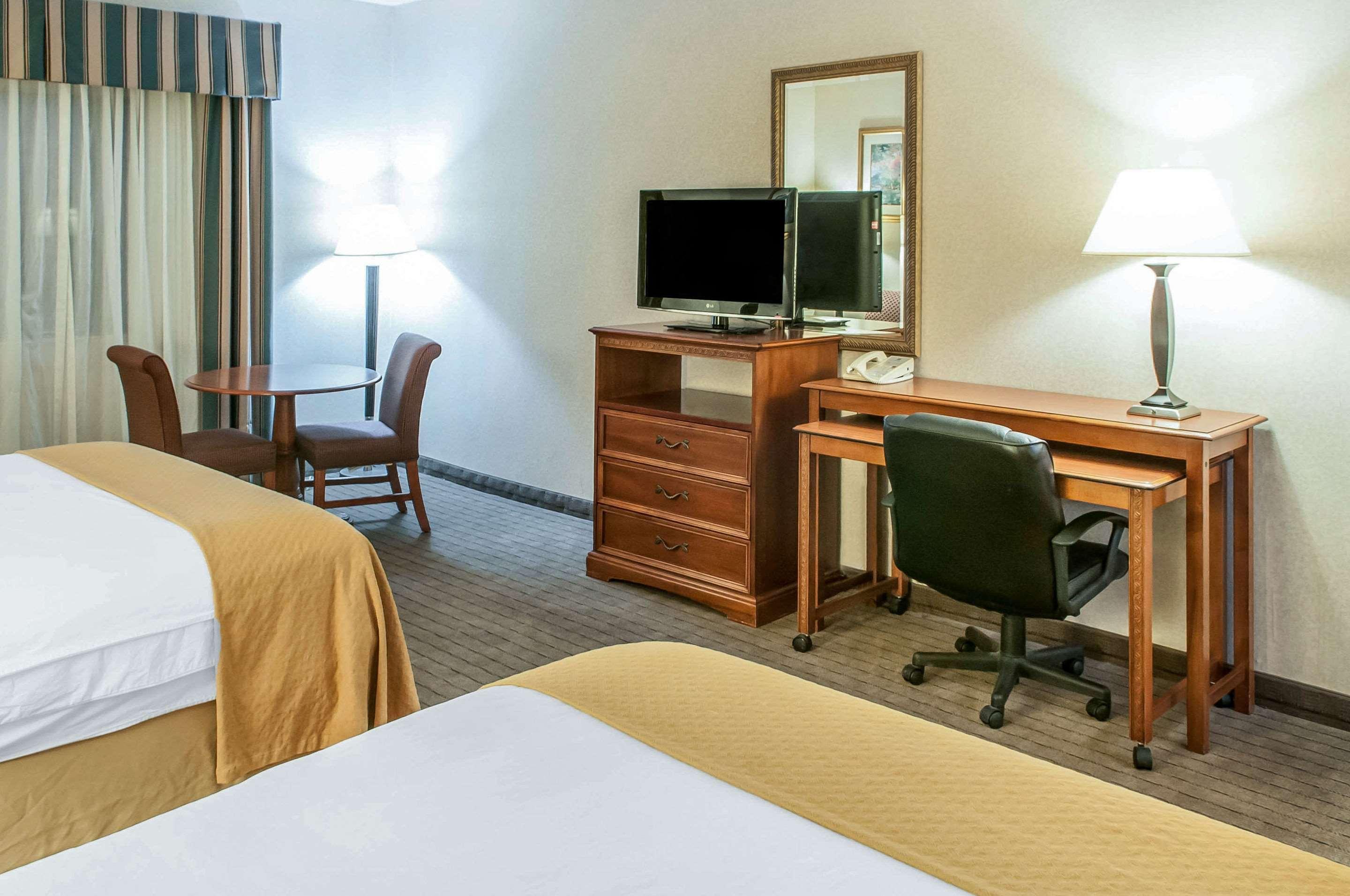 Quality Inn & Suites Grants - I-40 Luaran gambar