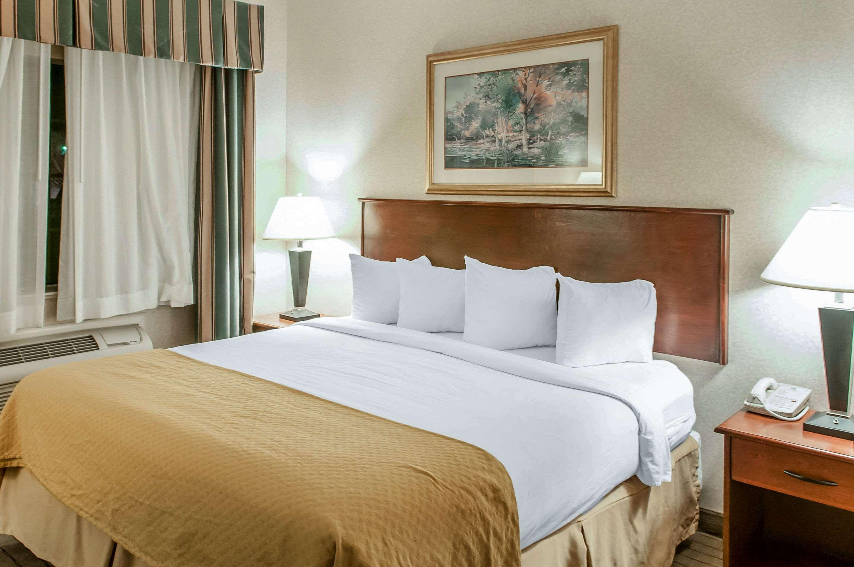 Quality Inn & Suites Grants - I-40 Luaran gambar