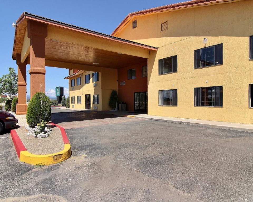 Quality Inn & Suites Grants - I-40 Luaran gambar