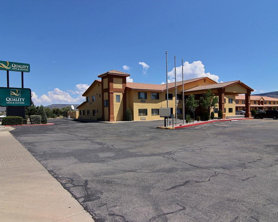 Quality Inn & Suites Grants - I-40 Luaran gambar