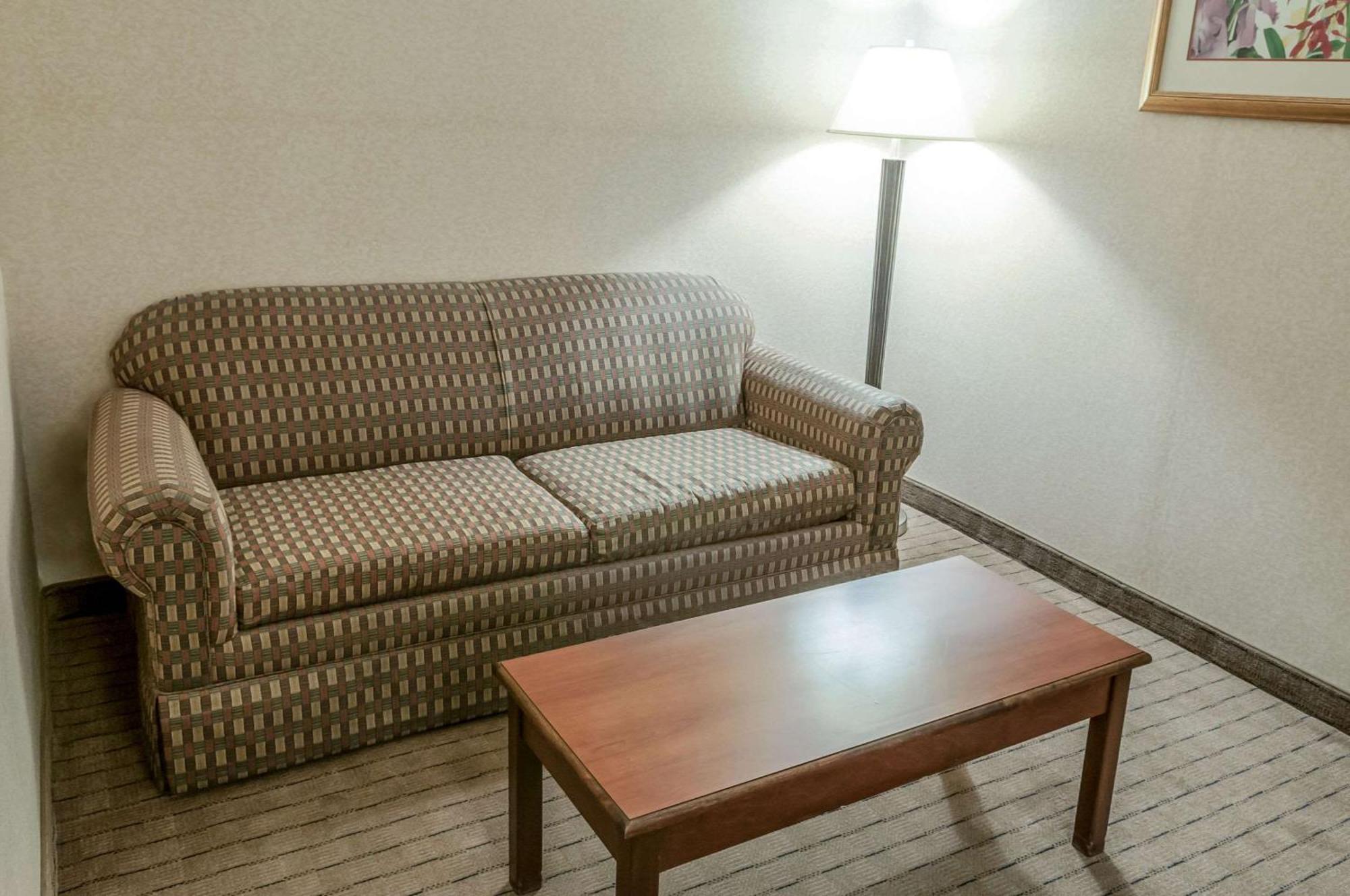 Quality Inn & Suites Grants - I-40 Luaran gambar