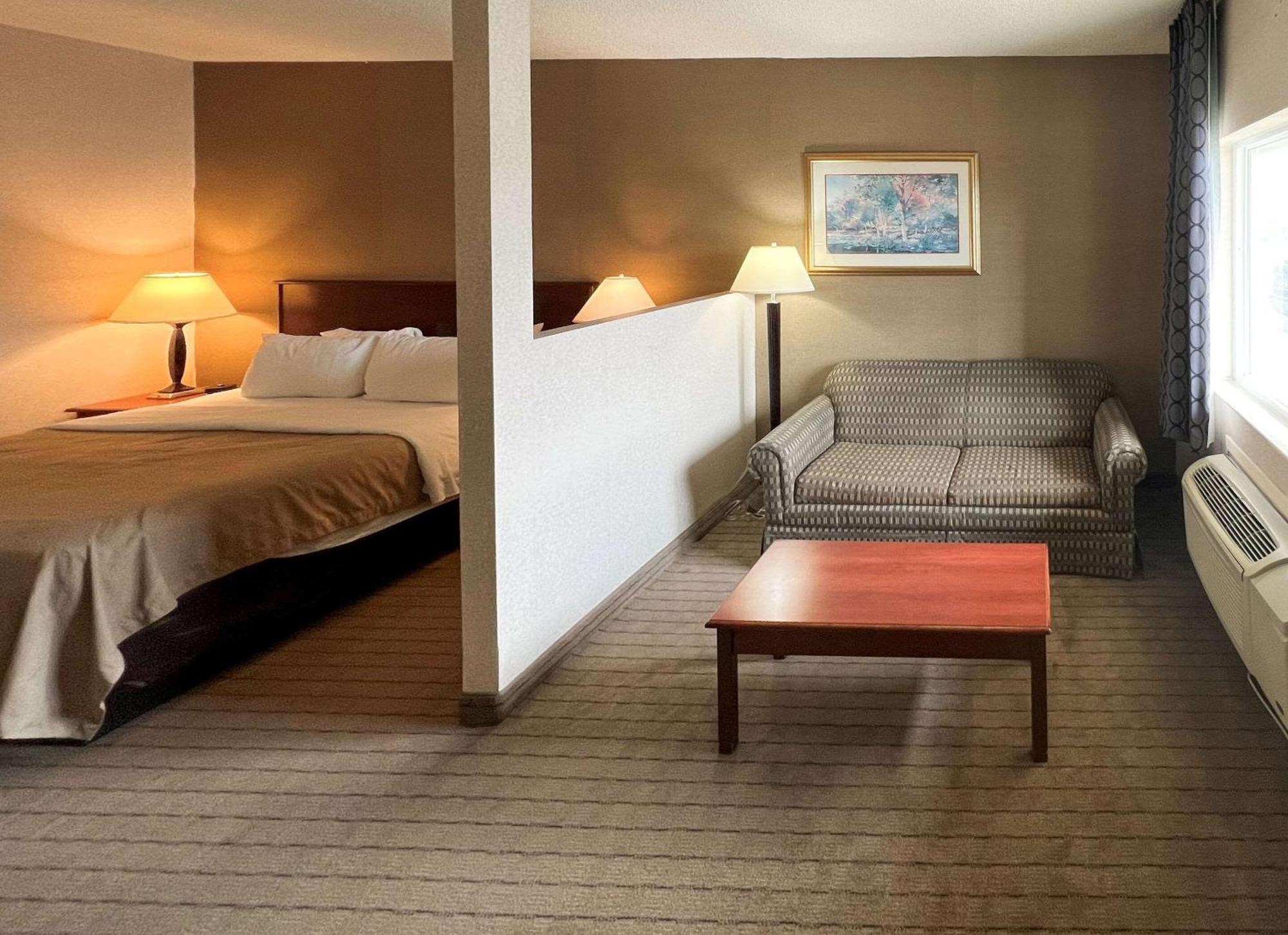 Quality Inn & Suites Grants - I-40 Luaran gambar