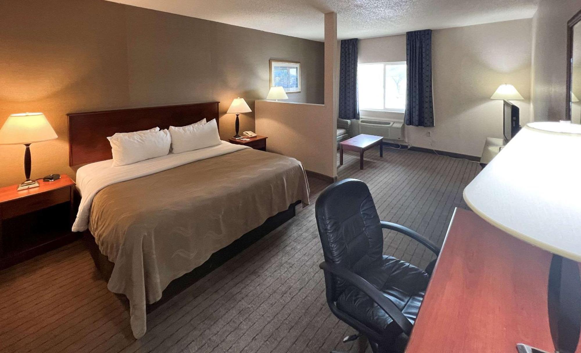 Quality Inn & Suites Grants - I-40 Luaran gambar