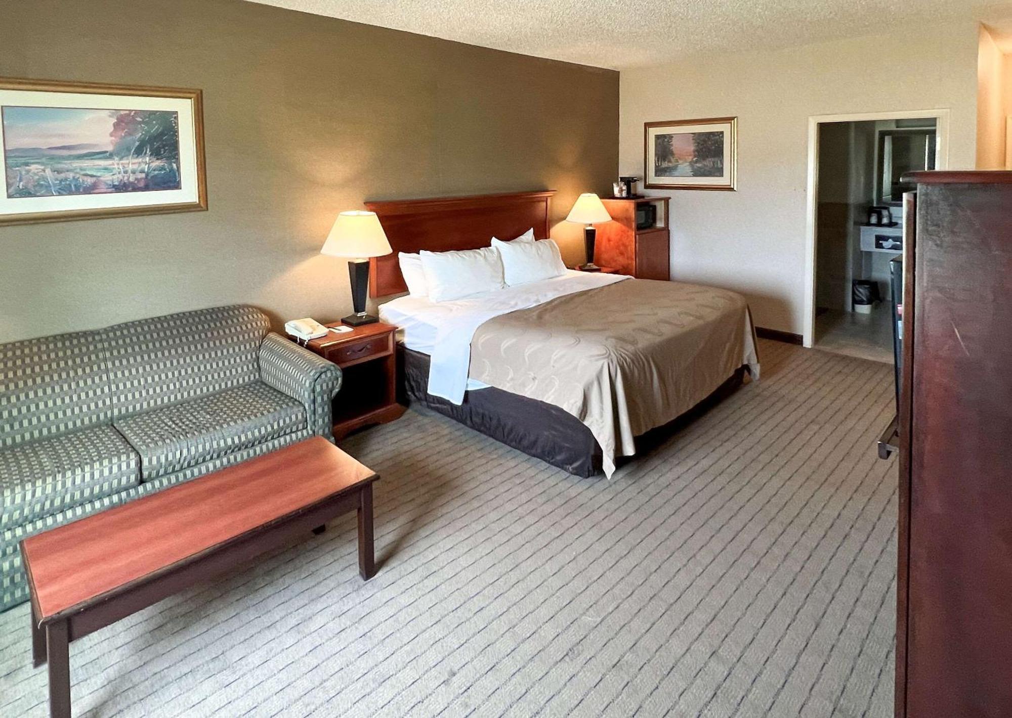 Quality Inn & Suites Grants - I-40 Luaran gambar