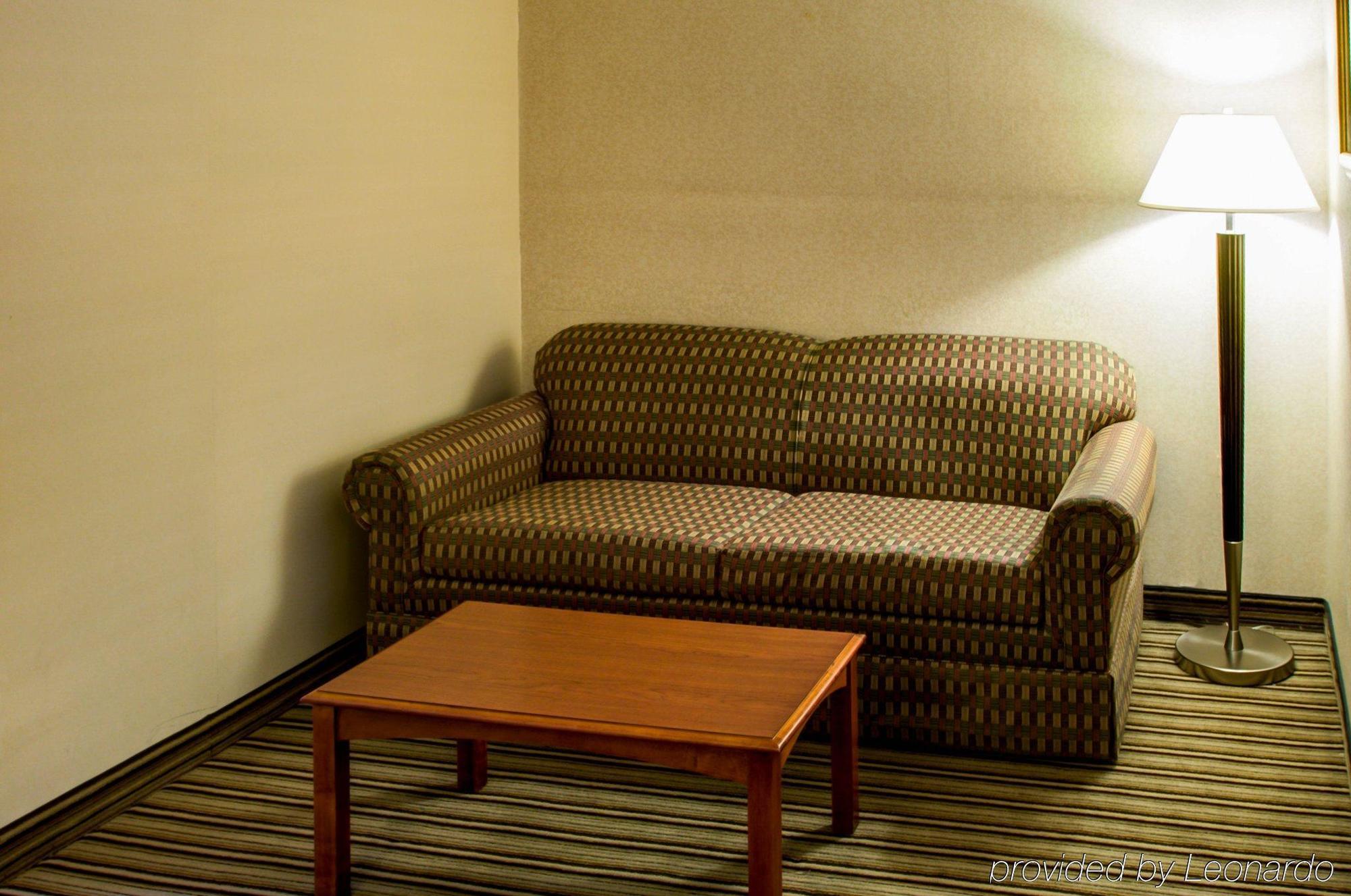 Quality Inn & Suites Grants - I-40 Luaran gambar