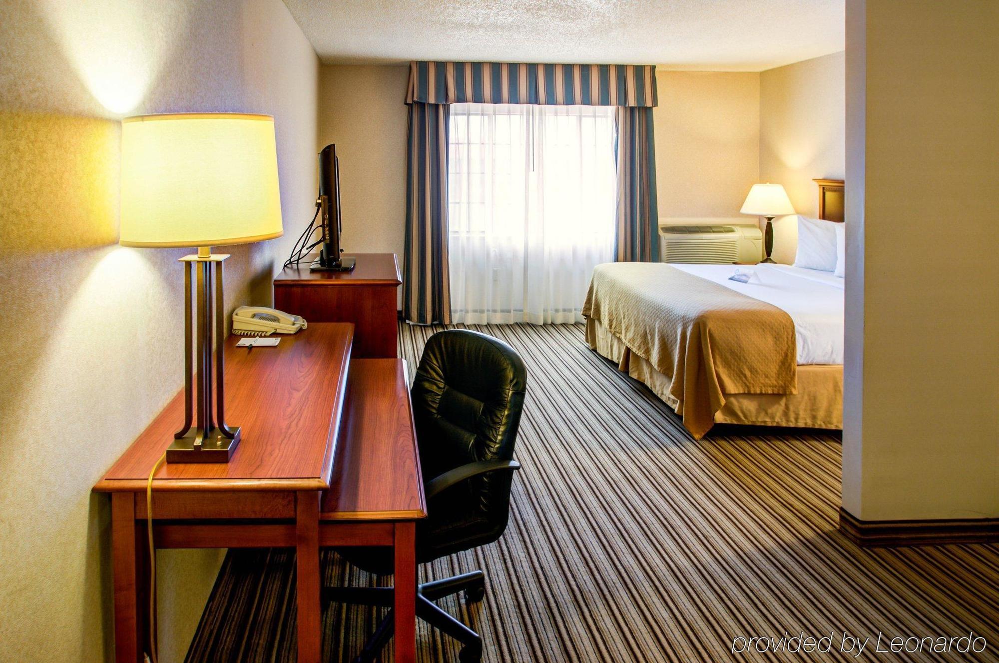 Quality Inn & Suites Grants - I-40 Luaran gambar